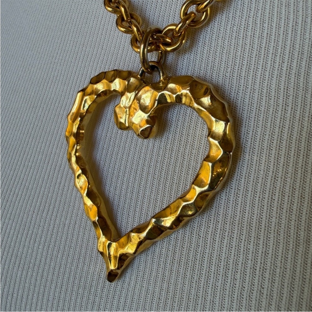 HEART OF GOLD: Hammered Heart Pendent with Gold Chain - Picture 3 of 6